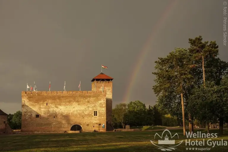 Szivárvány a gyulai vár felett