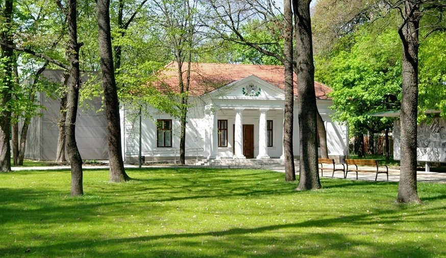 A Kohán Képtár a gyulai parkban